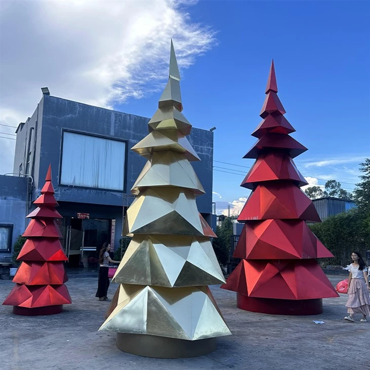 modern geometric christmas tree display